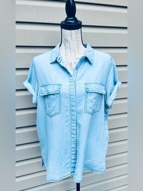 Velvet Heart Light Blue Denim Button Down Shirt